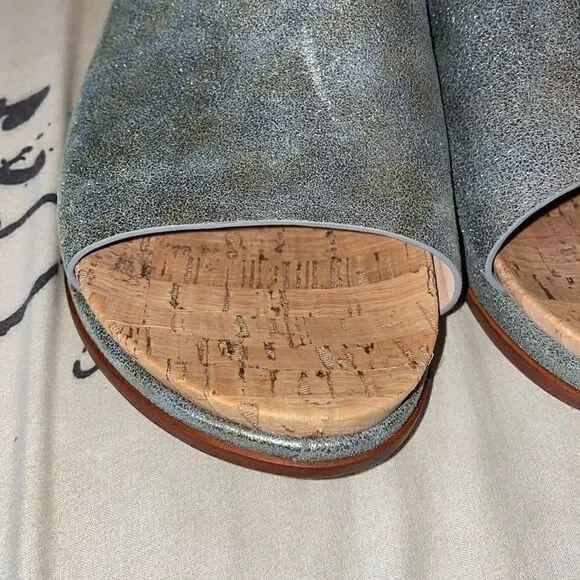 Johnston & Murphy’s Jenny Slide  color graphite - Picture 5 of 10